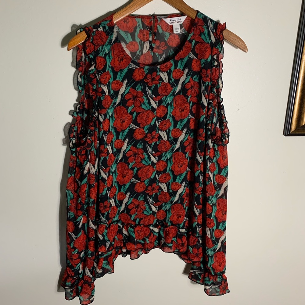 Pretty floral cold shoulder top